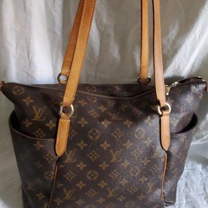 Gorgeous Louis Vuitton Monogram Totally MM